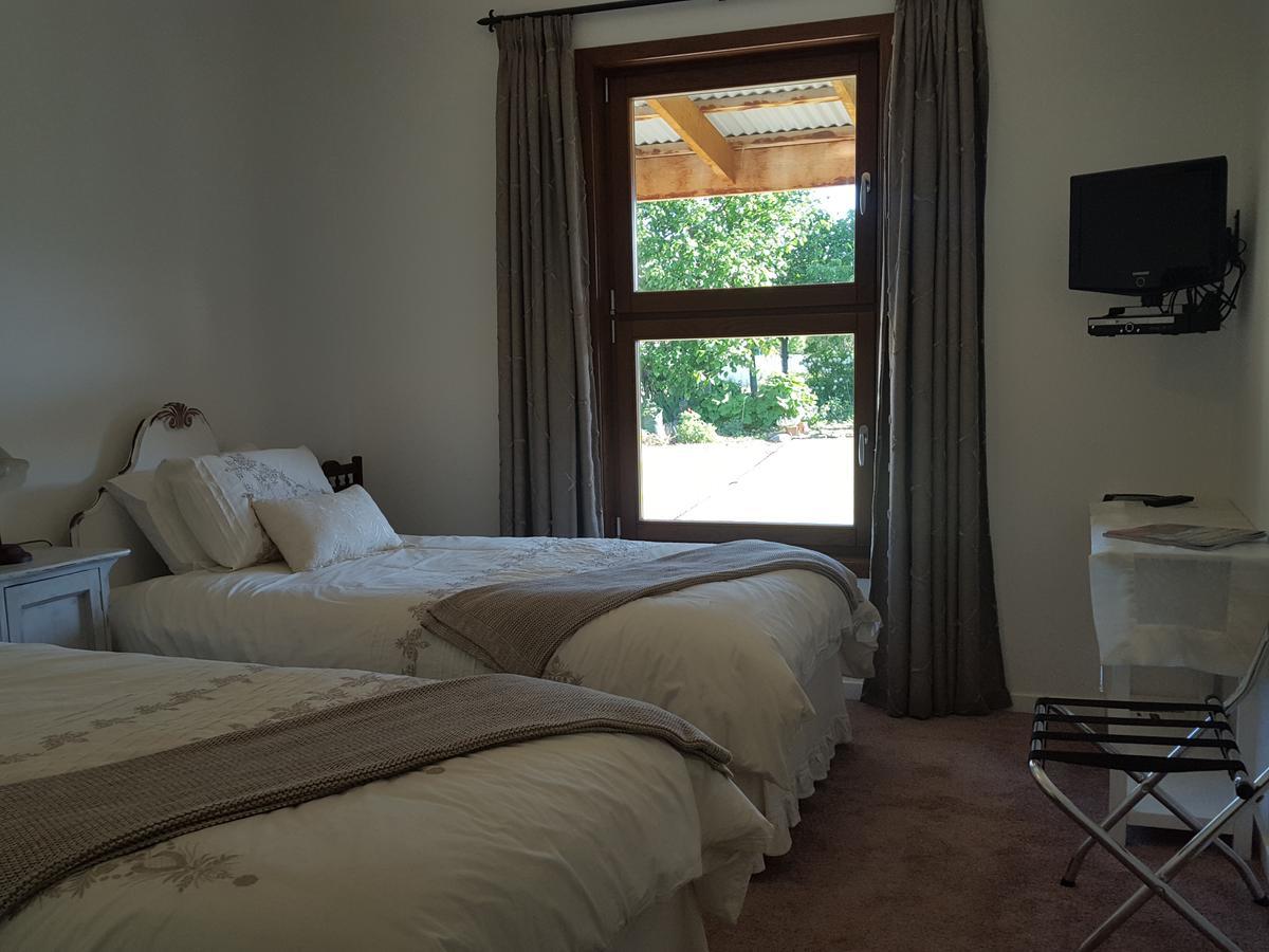 Bed and Breakfast Cromwell Lakeside B N B Экстерьер фото