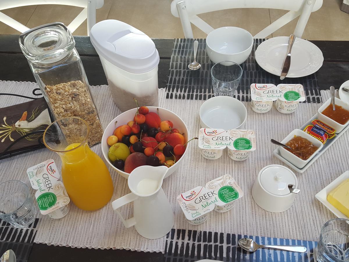 Bed and Breakfast Cromwell Lakeside B N B Экстерьер фото